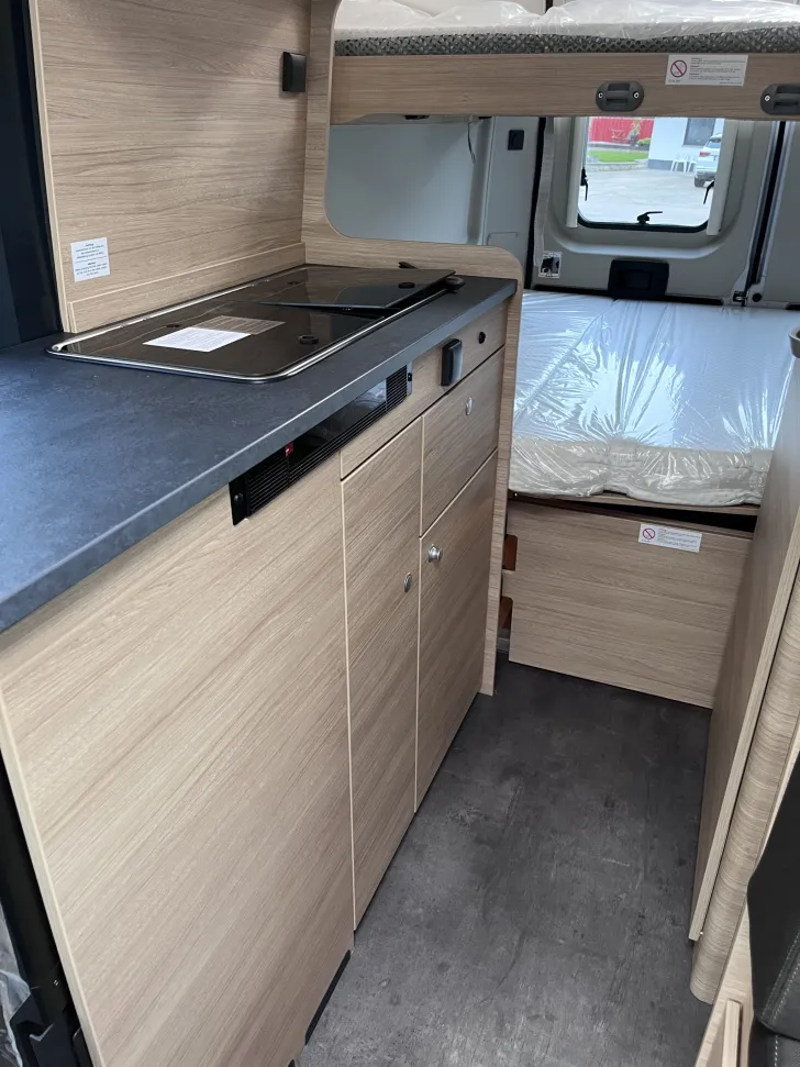 Fahrzeugbild Roadcar R 601, 4 Personen-Fahrzeug, Markise, Radtr. #17