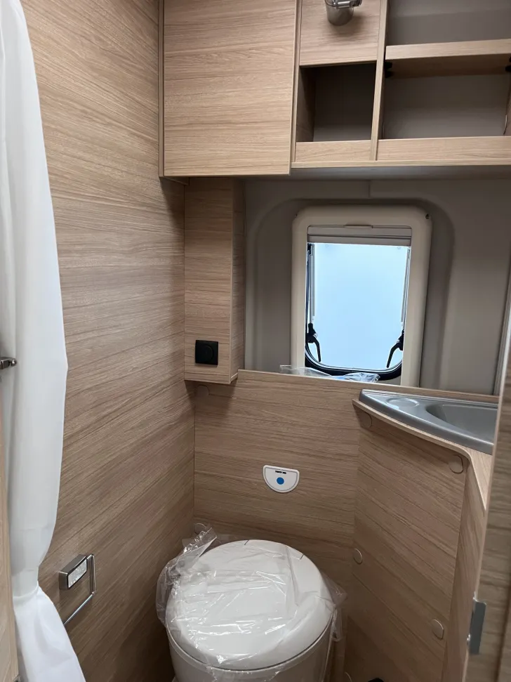 Fahrzeugbild Roadcar R 601, 4 Personen-Fahrzeug, Markise, Radtr. #23