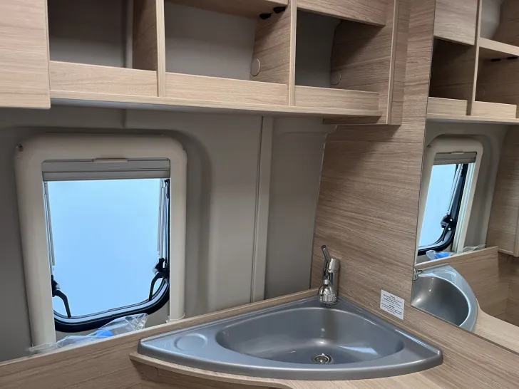 Fahrzeugbild Roadcar R 601, 4 Personen-Fahrzeug, Markise, Radtr. #26