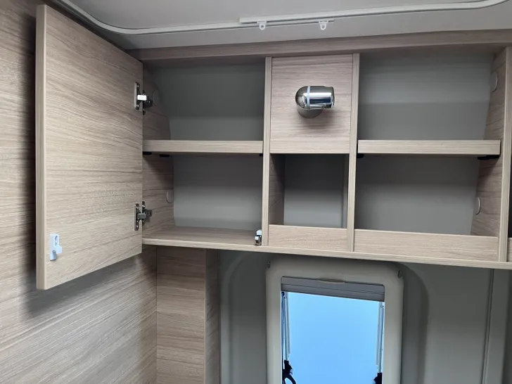 Fahrzeugbild Roadcar R 601, 4 Personen-Fahrzeug, Markise, Radtr. #27