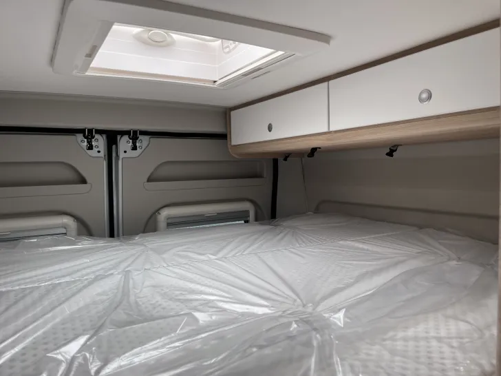 Fahrzeugbild Roadcar R 601, 4 Personen-Fahrzeug, Markise, Radtr. #29