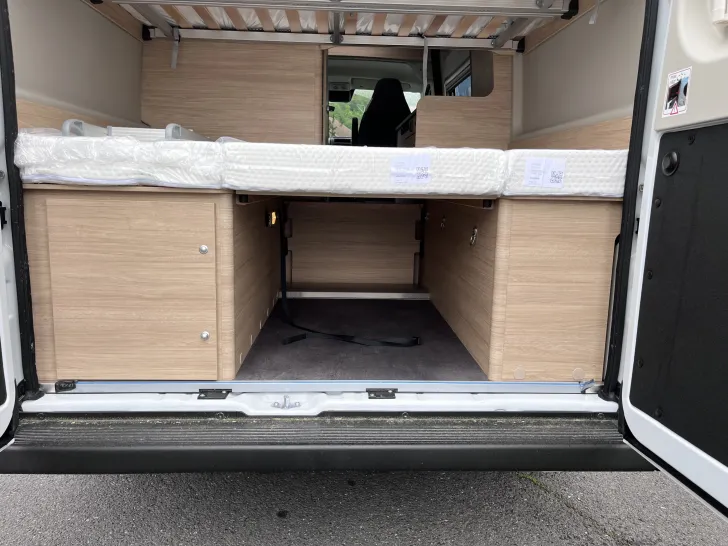 Fahrzeugbild Roadcar R 601, 4 Personen-Fahrzeug, Markise, Radtr. #32