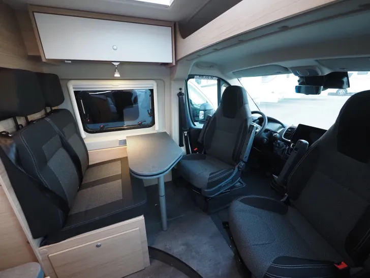 Fahrzeugbild Roadcar R 640, Premiumpaket, 3. Bett, uvm. #8