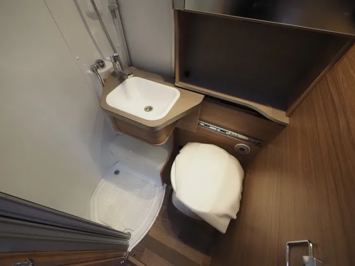 Fahrzeugbild Weinsberg CaraCompact 600 MEG Edition Pepper, Autom. #14