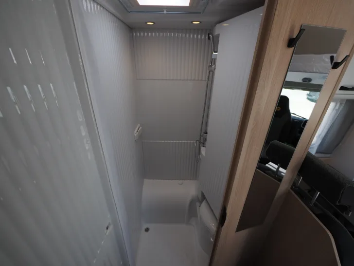 Fahrzeugbild Sunlight A 60, Neues Modell, mit Automatik ! #20