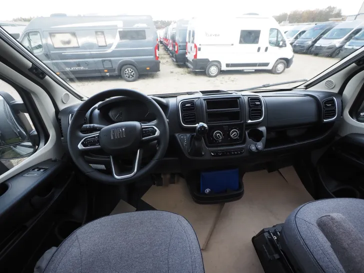 Fahrzeugbild Sunlight CLIFF 640 X, 180 PS Maxi Auto., Markise uvm. #5