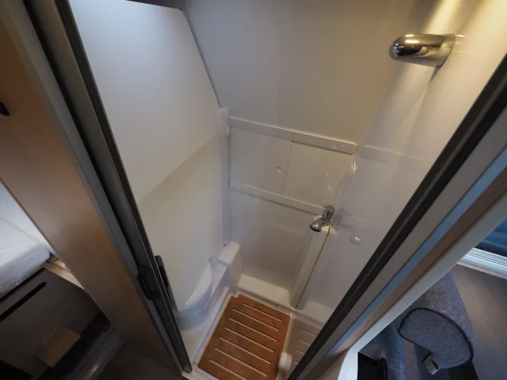 Fahrzeugbild Sunlight CLIFF 640 X, 180 PS Maxi Auto., Markise uvm. #14