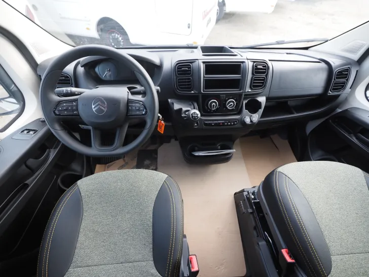 Fahrzeugbild Sunlight V 67S, Modell 2026, Neuheit, Easy Fold Bett #4