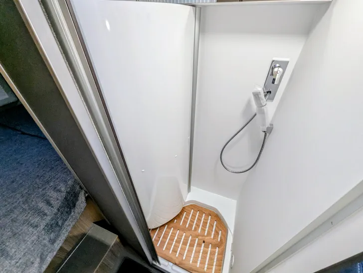 Fahrzeugbild Pössl Summit 600 Plus Modell 26 Sie sparen € 3.740 #13