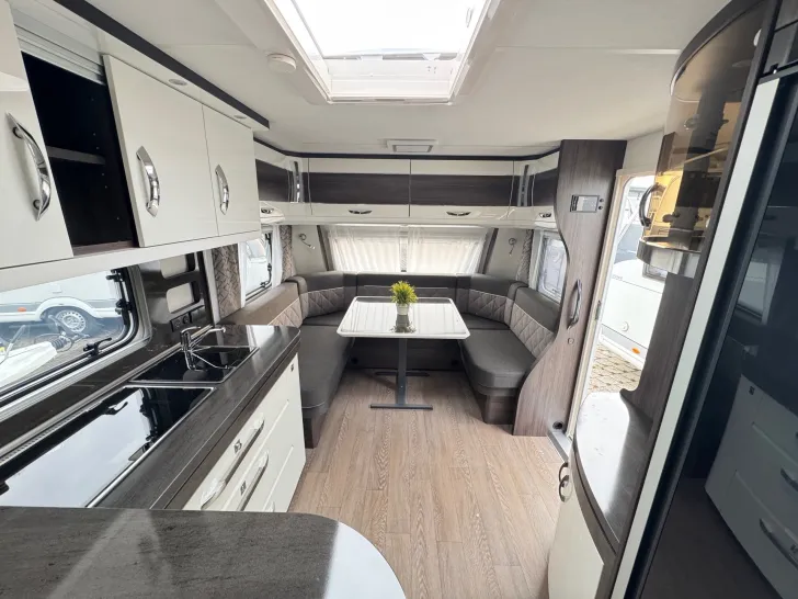 Fahrzeugbild Hobby Prestige 720 KWFU 2.500kg #16