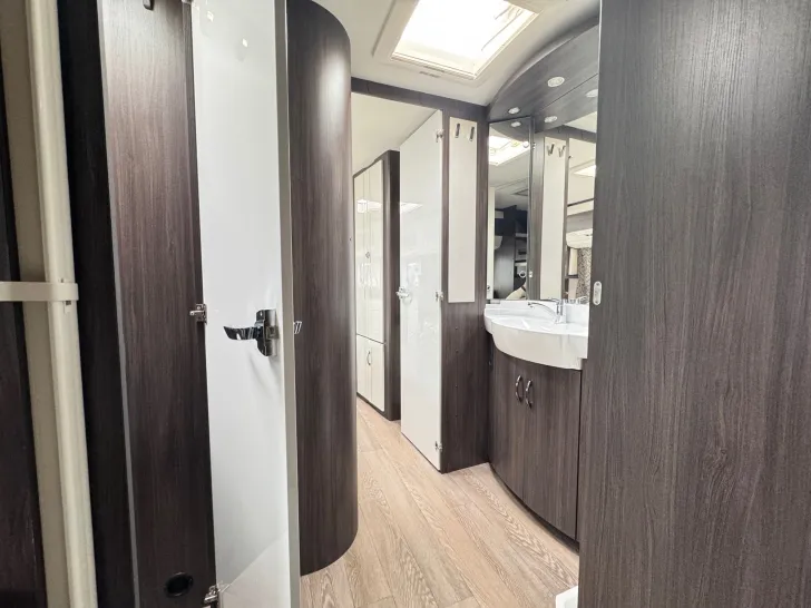 Fahrzeugbild Hobby Prestige 720 KWFU 2.500kg #13