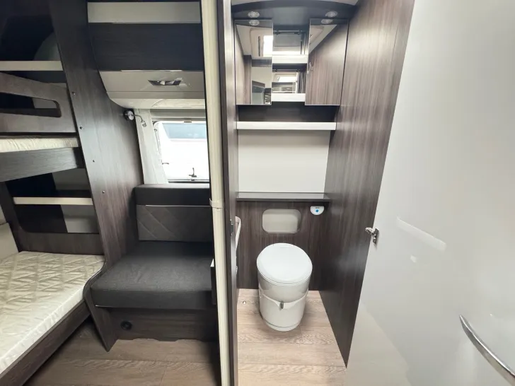 Fahrzeugbild Hobby Prestige 720 KWFU 2.500kg #11