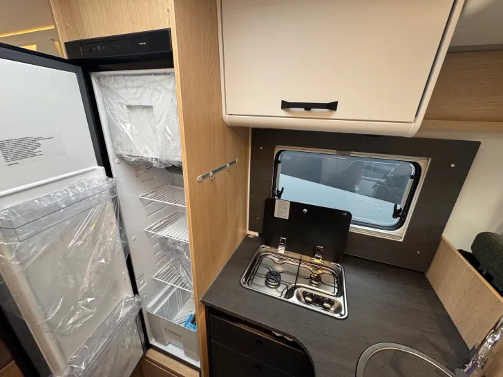 Fahrzeugbild Sunlight T 66S Adventure Edition Chassisfarbe schwarz*Hubbett #12