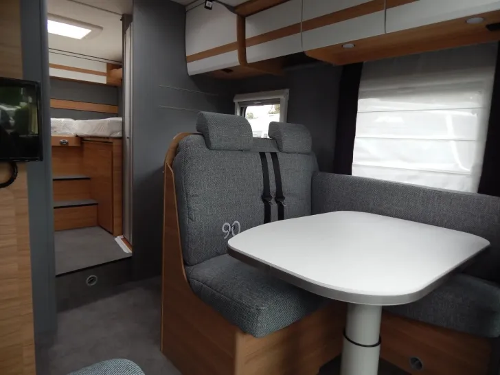 Fahrzeugbild Dethleffs Just 90 T 7052 EB Hubbett #10