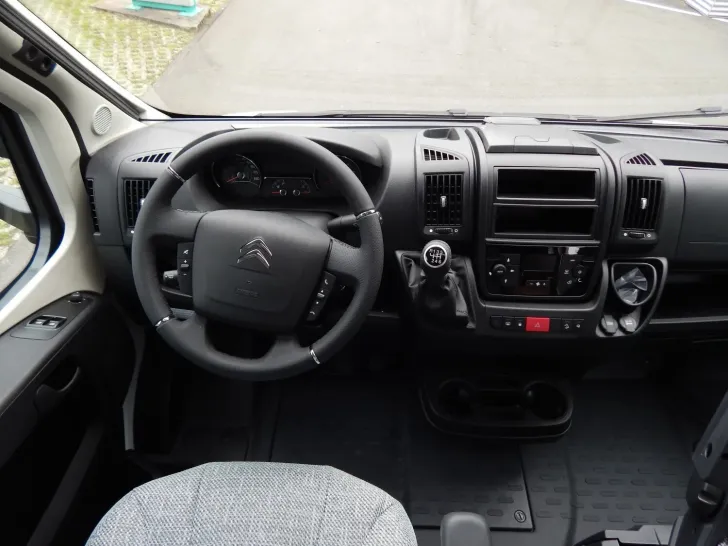 Fahrzeugbild Dethleffs Just 90 T 7052 EB Hubbett #11