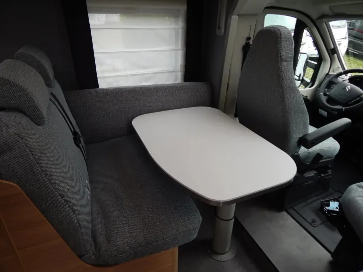 Fahrzeugbild Dethleffs Just 90 T 7052 EB Hubbett #12