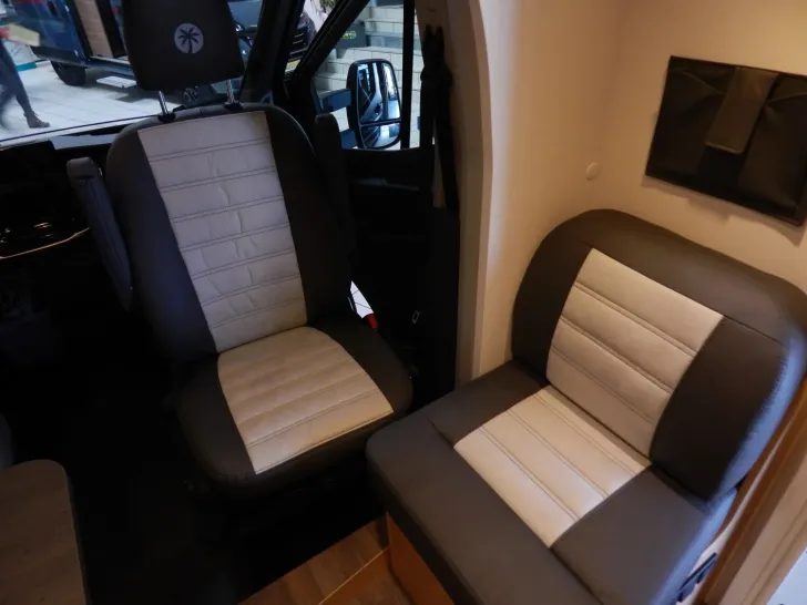 Fahrzeugbild Sunlight Adventure T 680 #9