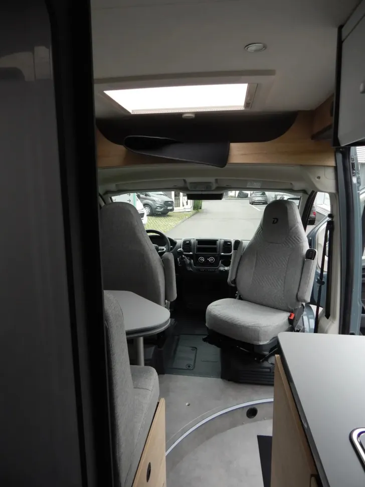 Fahrzeugbild Dethleffs Globetrail 600 DS Fiat Schwenkbad #16