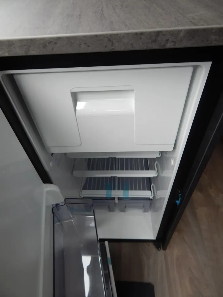 Fahrzeugbild Sunlight Cliff 640 Peugeot #13