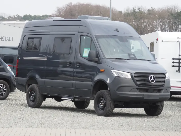 Fahrzeugbild Clever Aventuro, Mercedes 4x4, Topausstattung ! #2