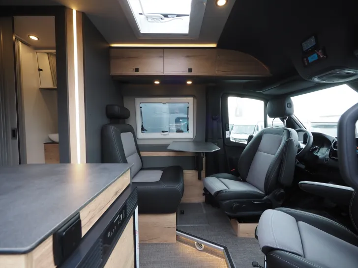 Fahrzeugbild Clever Aventuro, Mercedes 4x4, Topausstattung ! #7