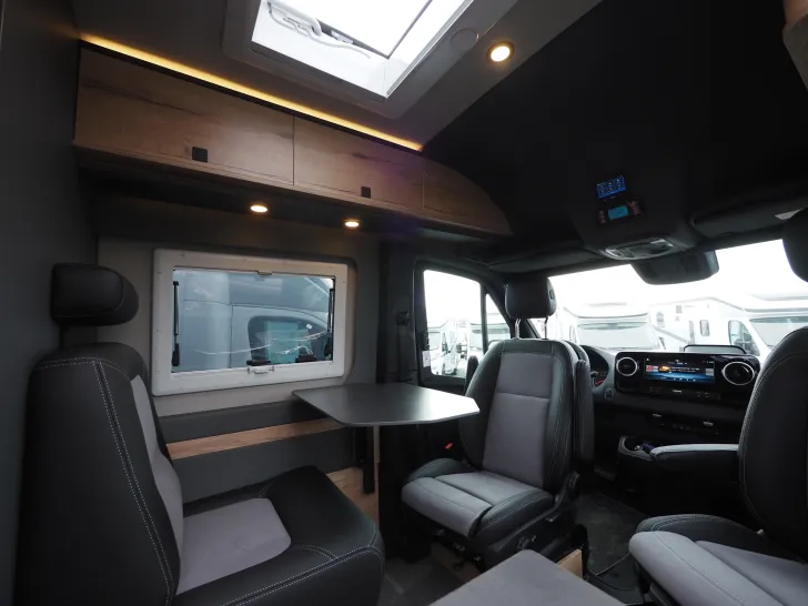 Fahrzeugbild Clever Aventuro, Mercedes 4x4, Topausstattung ! #8