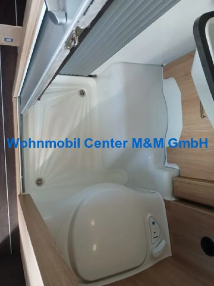 Fahrzeugbild Knaus Sky Wave 650 MEG 60 Years TV Sat Anlage Navi 60 #9