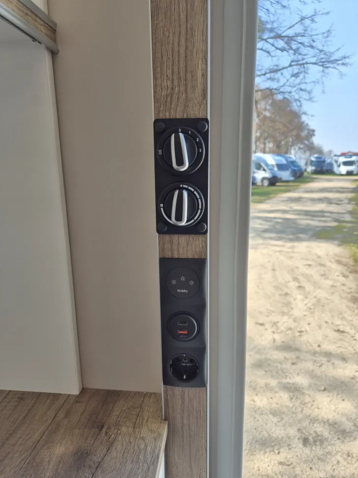 Fahrzeugbild Hobby beachy 450 #18