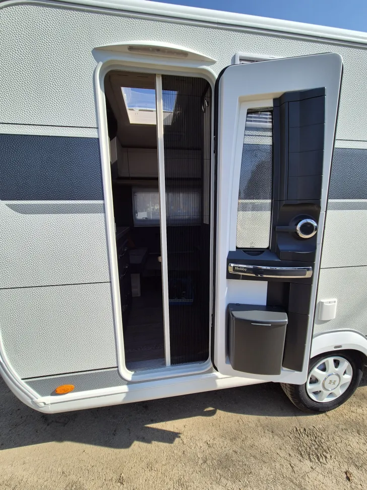 Fahrzeugbild Hobby De Luxe 400 SFe #7