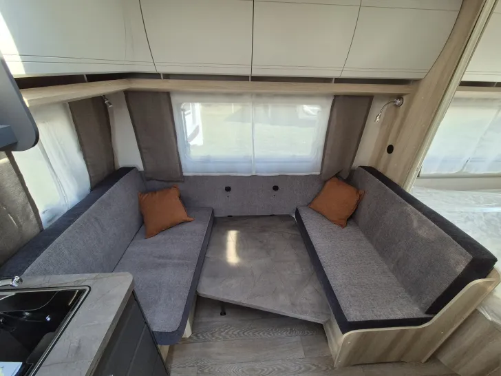 Fahrzeugbild Hobby De Luxe 400 SFe #9