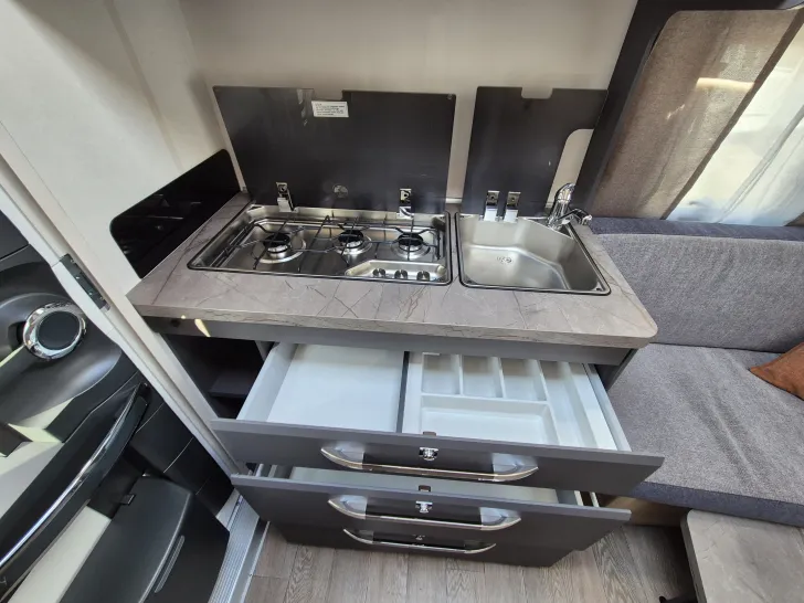 Fahrzeugbild Hobby De Luxe 400 SFe #10