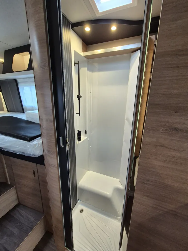 Fahrzeugbild Knaus L!VE / LIVE Wave 650 MEG *Black-Selection* #27