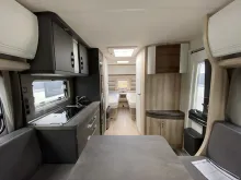 Sicht vorne-hinten Hobby De Luxe 540 UL