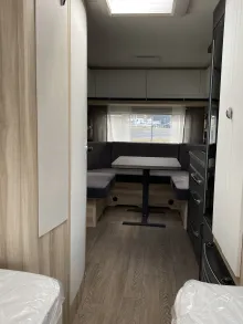 Sicht vorne-hinten Hobby De Luxe 540 UL