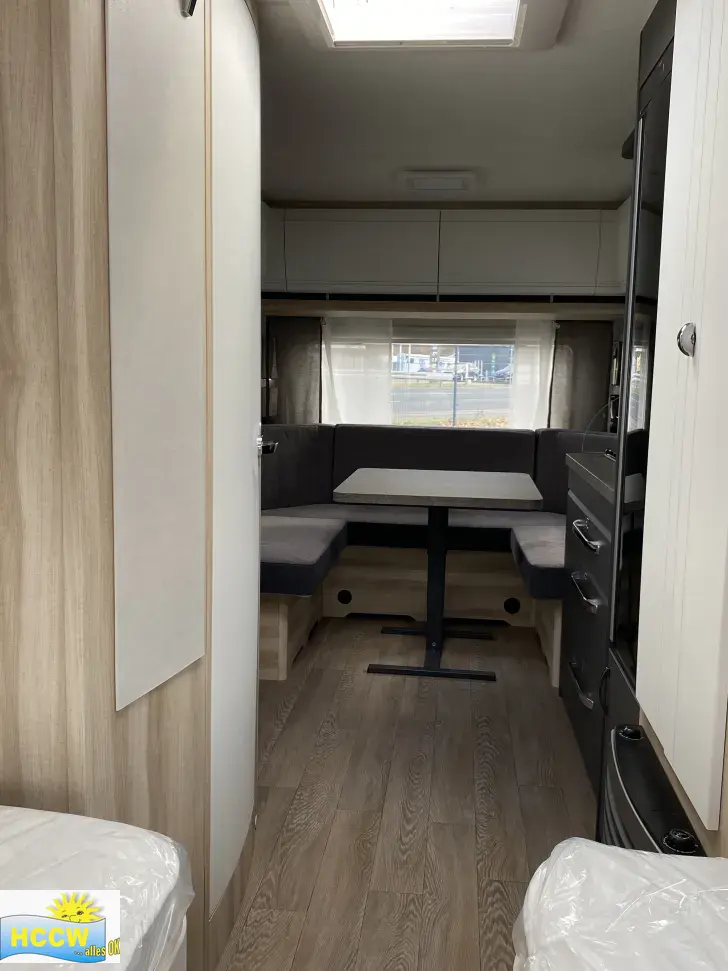 Sicht vorne-hinten Hobby De Luxe 540 UL