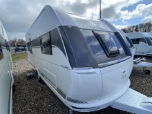 Schräg Vorne Hobby De Luxe 540 UL