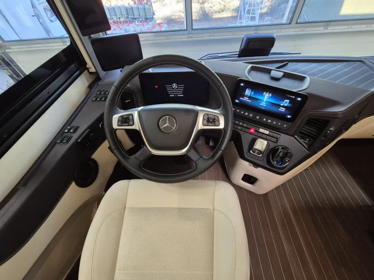 Fahrzeugbild Concorde Liner 1090 GIO *Actros*Sonderlackierung* #14