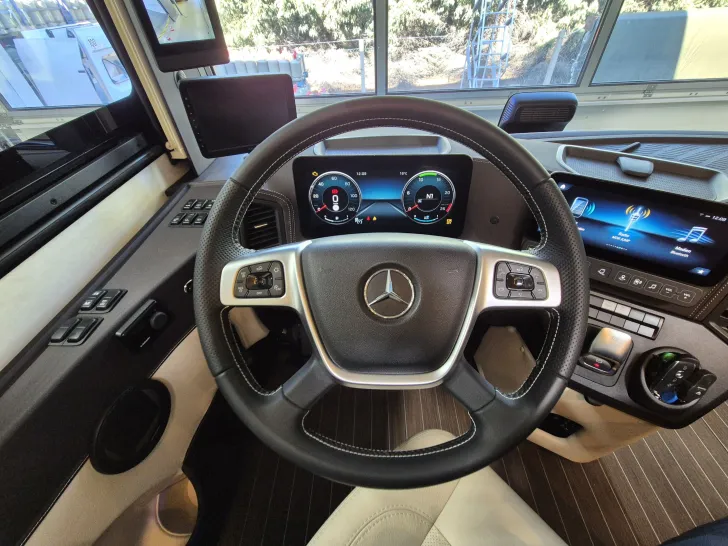 Fahrzeugbild Concorde Liner 1090 GIO *Actros*Sonderlackierung* #15