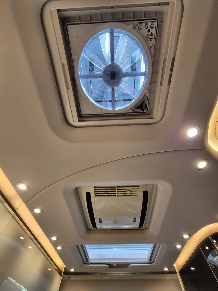 Fahrzeugbild Concorde Liner 1090 GIO *Actros*Sonderlackierung* #45