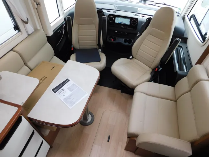 Fahrzeugbild Rapido Serie M 66 Hubstützen, Bugschränke, 2xTV, Klima #12