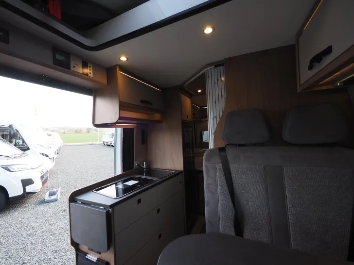 Fahrzeugbild Pössl 2WIN R Plus, Premiumpaket, Aufstelld., Breeze #9