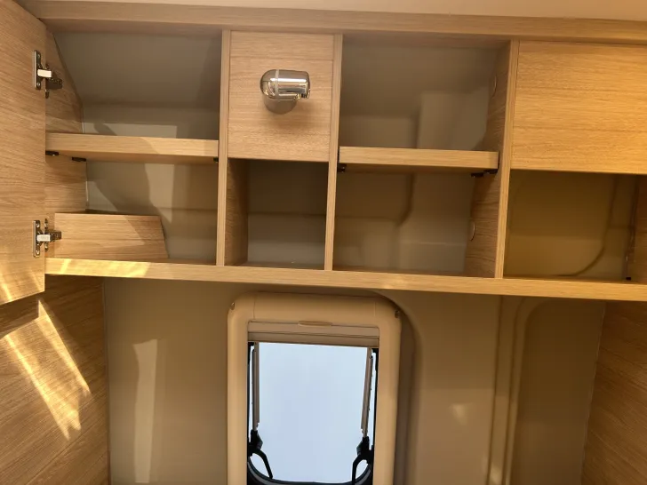 Fahrzeugbild Roadcar R 640, 10" Navi+RFK, Easy-Driving+, Markise #25