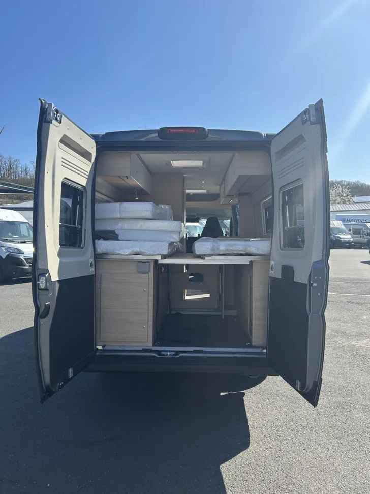 Fahrzeugbild Roadcar R 640, 10" Navi+RFK, Easy-Driving+, Markise #34