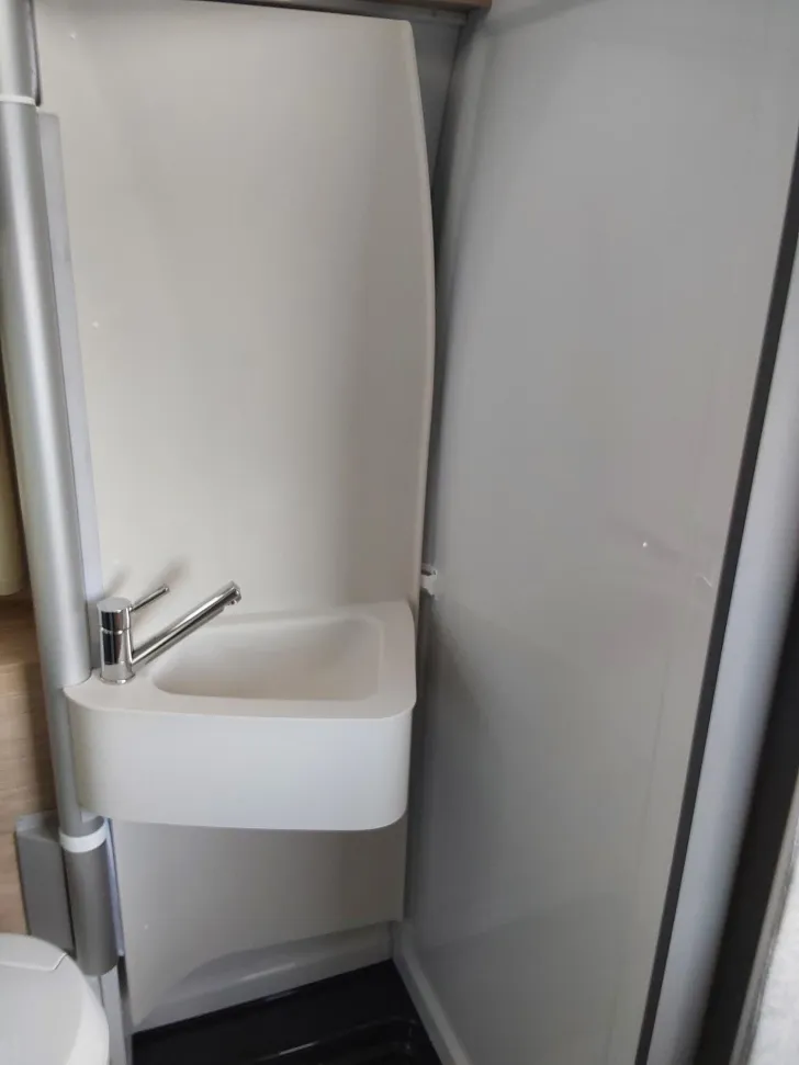 Fahrzeugbild Dethleffs Globetrail 640 ES Fiat 95-Jahre-Pkt + Automatik #11