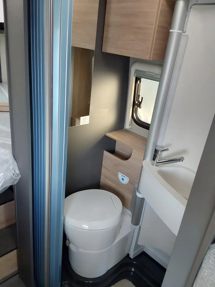 Fahrzeugbild Dethleffs Globetrail 640 ES Fiat 95-Jahre-Pkt + Automatik #12