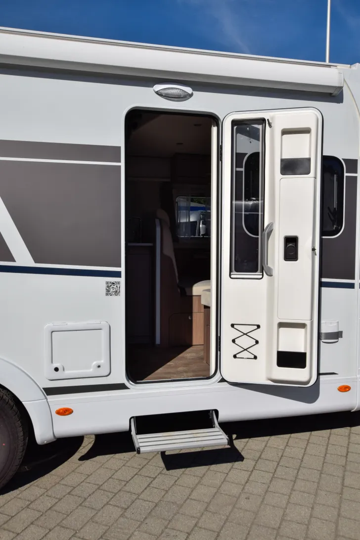 Fahrzeugbild Carado T448 pro+ *Hubbett* #9