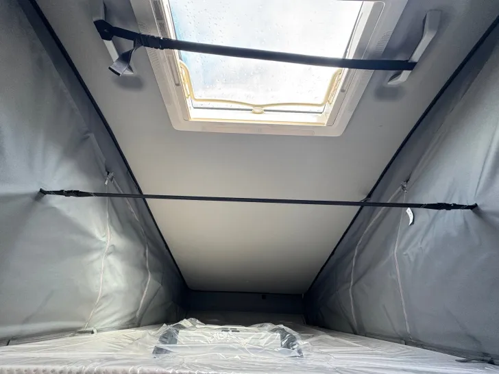 Fahrzeugbild Sunlight Camper Van Cliff 540 Schlafdach #16
