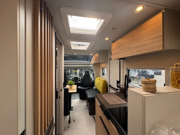 Fahrzeugbild Bürstner Signature SFT 7.0 Lithiumbatterie*3,65t*Markise #14