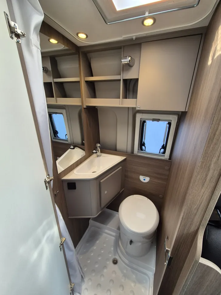 Fahrzeugbild Carado CV540 Entry *90L-Tank*Vorber.RFK* #26