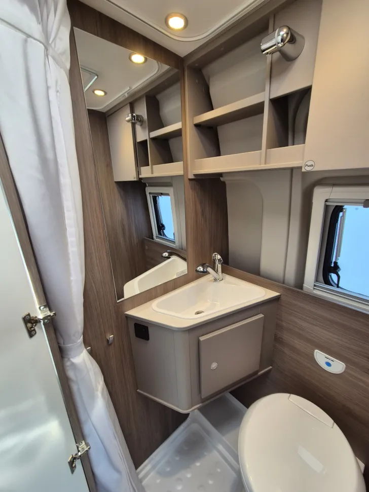 Fahrzeugbild Carado CV540 Entry *90L-Tank*Vorber.RFK* #27